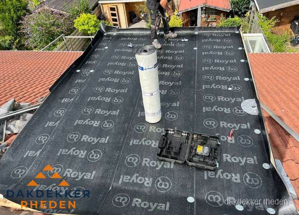 Dakrenovatie met Royal onderdak op plat dak in Rheden Dakrenovatie met Royal onderdak op plat dak in Rheden